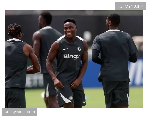 切尔西两名边锋因肌肉问题缺席训练，俱乐部归因于近期比赛强度陡增