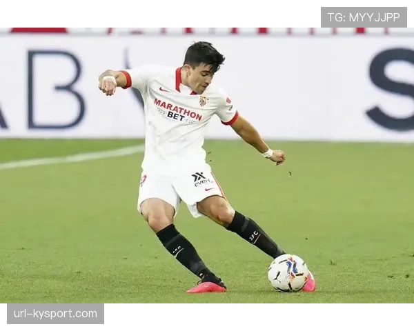 塞维利亚边卫阿库尼亚:我的职责不仅是防守,更需要适时内收成为肋部接应点 塞维利亚边卫阿库尼亚:我的职责不仅是防守,更需要适时内收成为肋部接应点